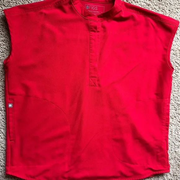 Figs Women’s Scrub set. Color: Winning Red. - Picture 3 of 5